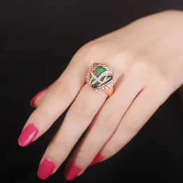 Natural semi-precious stones  exaggerated emerald rings 